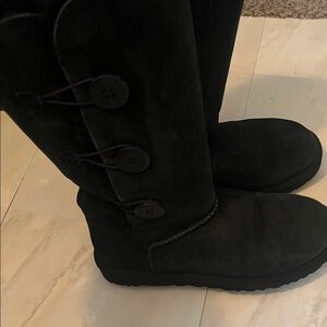 UGG Black with Buttons blk